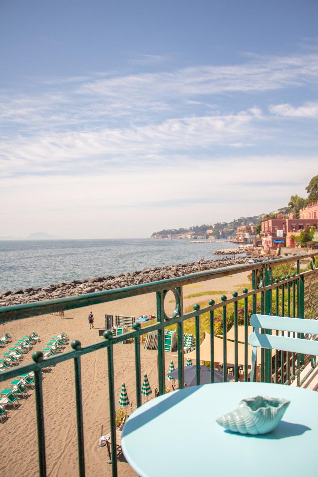 Wanderlust Aria Di Mare Apartment Napoli Bagian luar foto