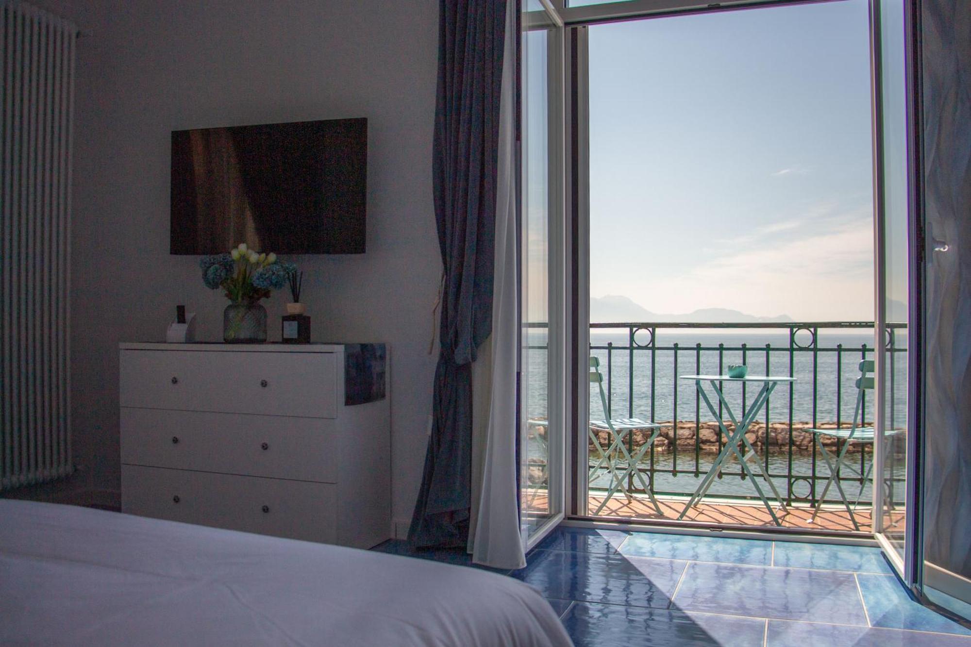 Wanderlust Aria Di Mare Apartment Napoli Bagian luar foto