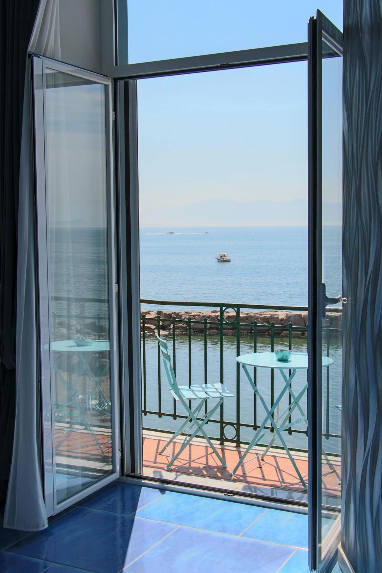 Wanderlust Aria Di Mare Apartment Napoli Bagian luar foto